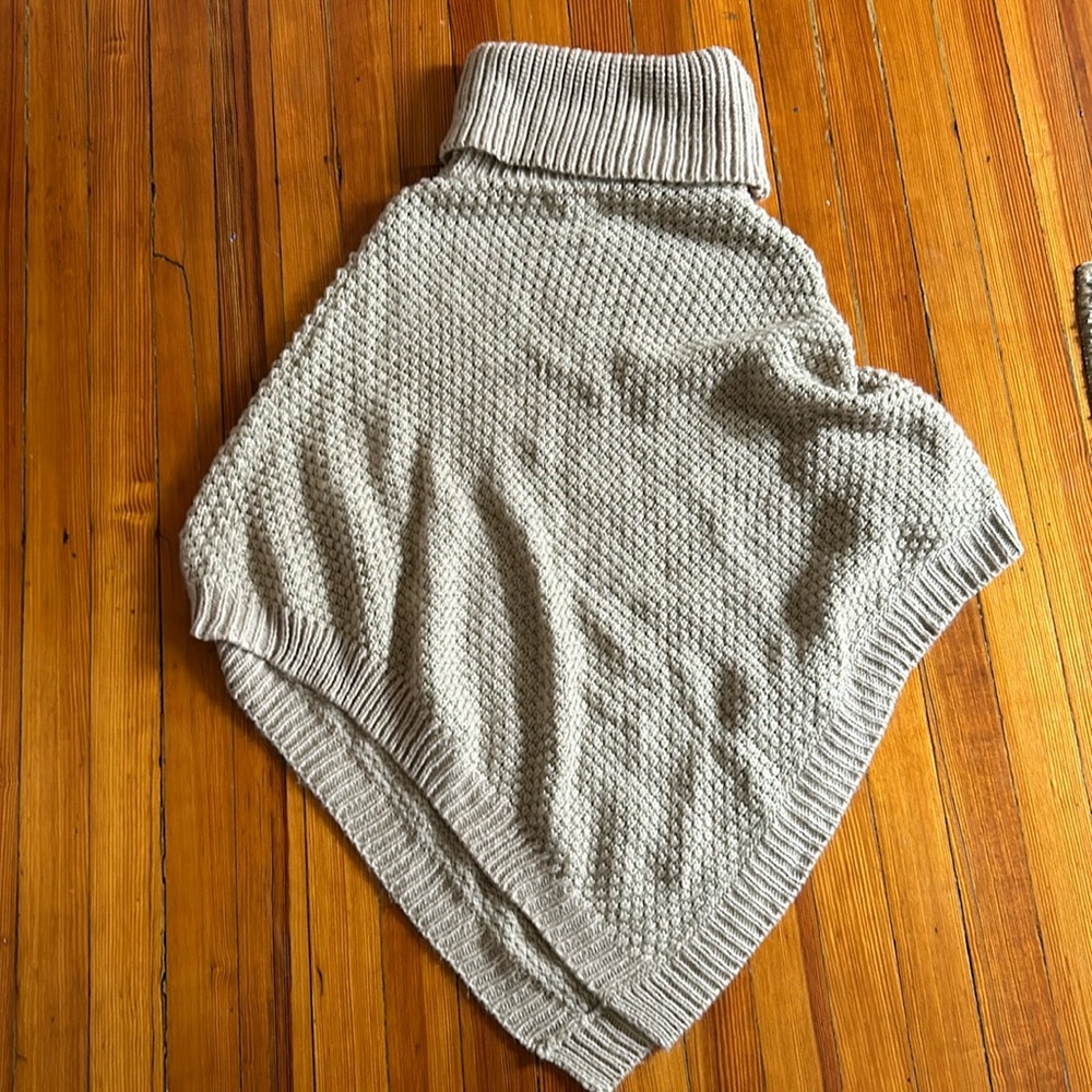 Calvin Klein poncho